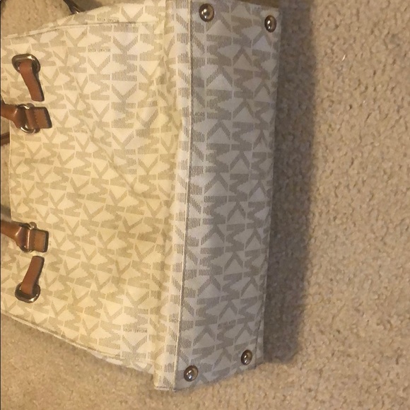 Michael Kors bag - Picture 4 of 4